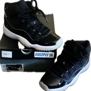 Jordan Retro 11 (GS) Size 7Y Black